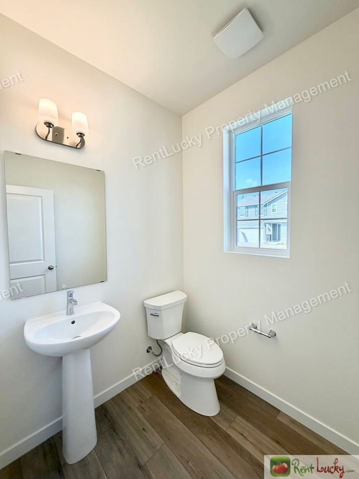 17106 126th Street Ct E - Photo 4 of 28