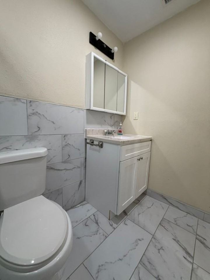 1234 E Esther St - Photo 4 of 27