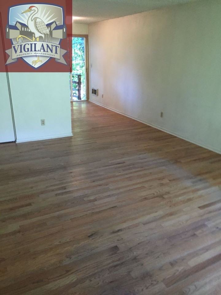 8815 Sw Terwilliger Blvd - Photo 4 of 11