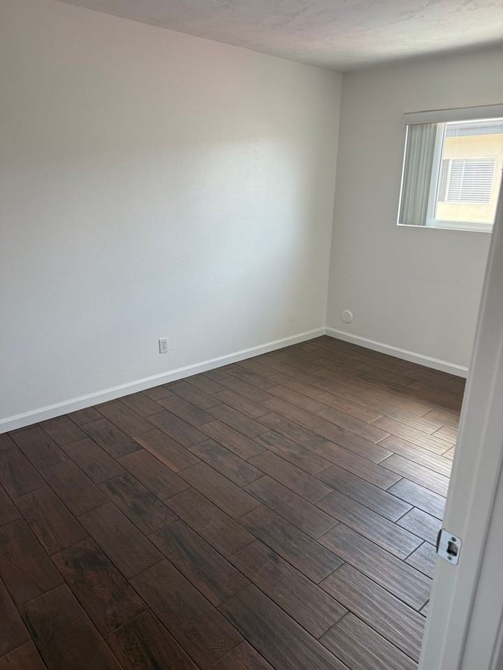 12628 Laurel St - Photo 7 of 9