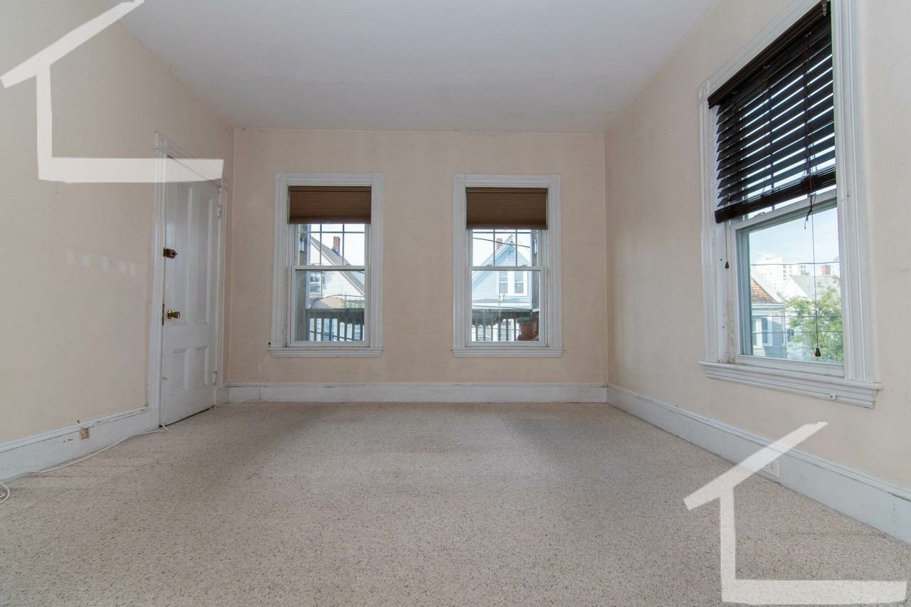 11 Cushman Rd - Photo 4 of 12