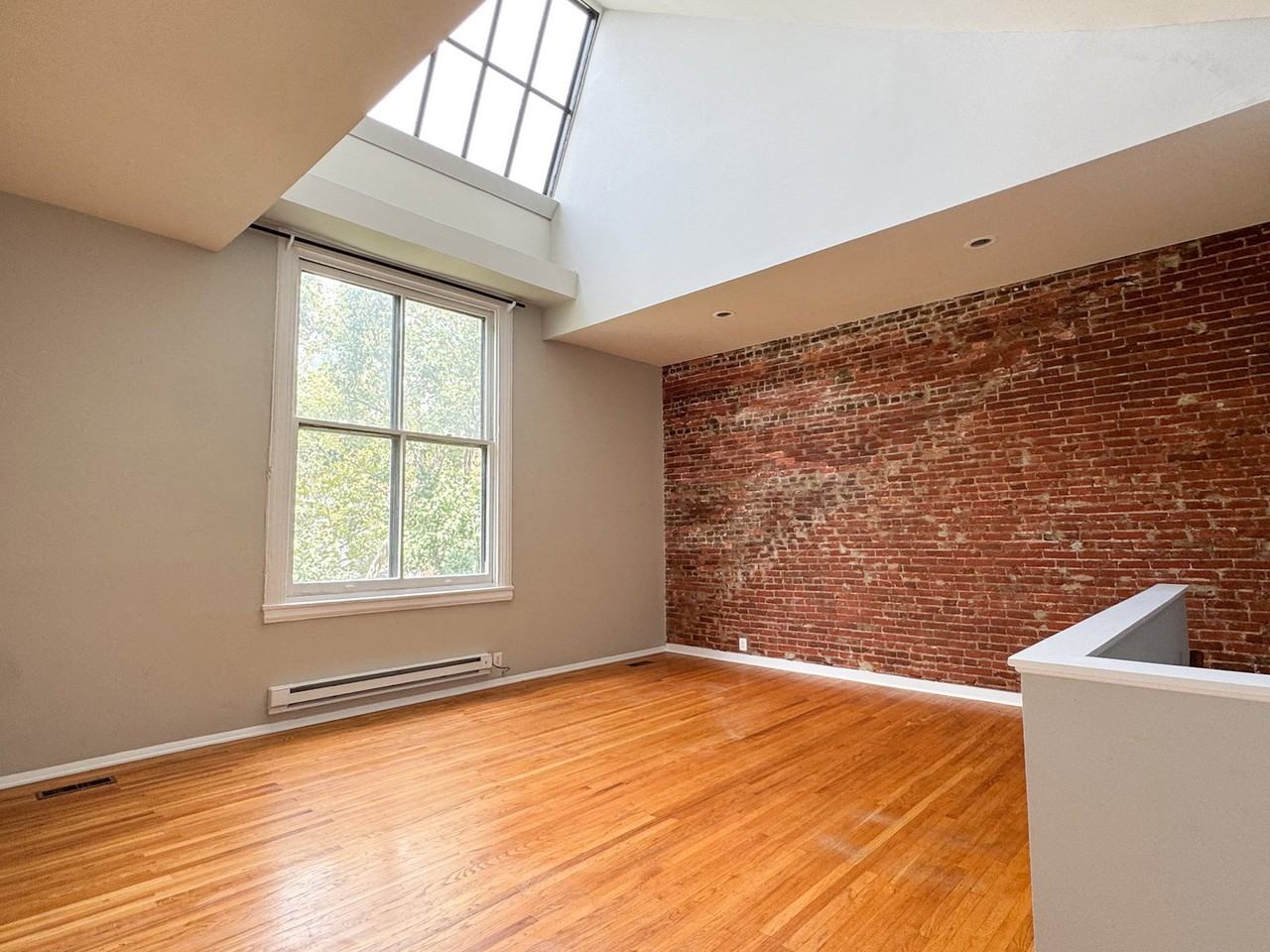 1010 Clinton St #3M - Photo 2 of 8