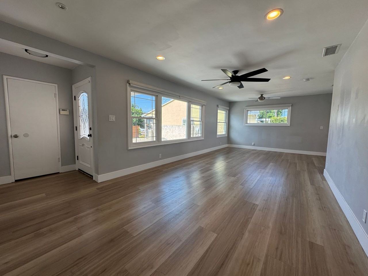 9691 Elon Ave - Photo 3 of 14