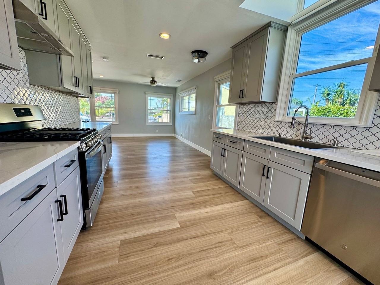 9691 Elon Ave - Photo 4 of 14