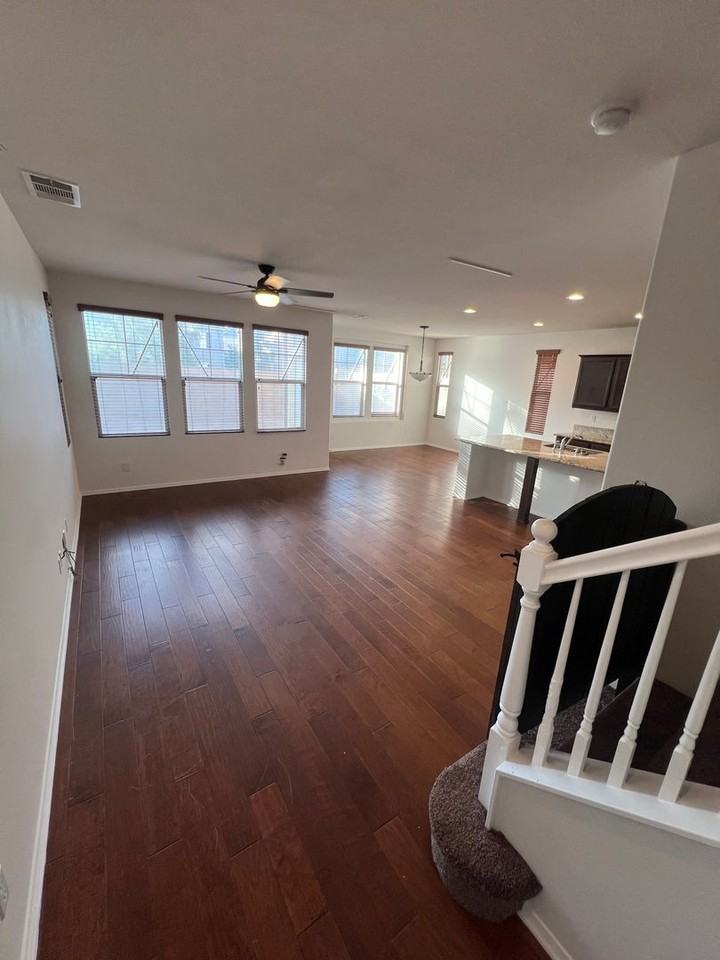 31890 Red Pine Way - Photo 3 of 50