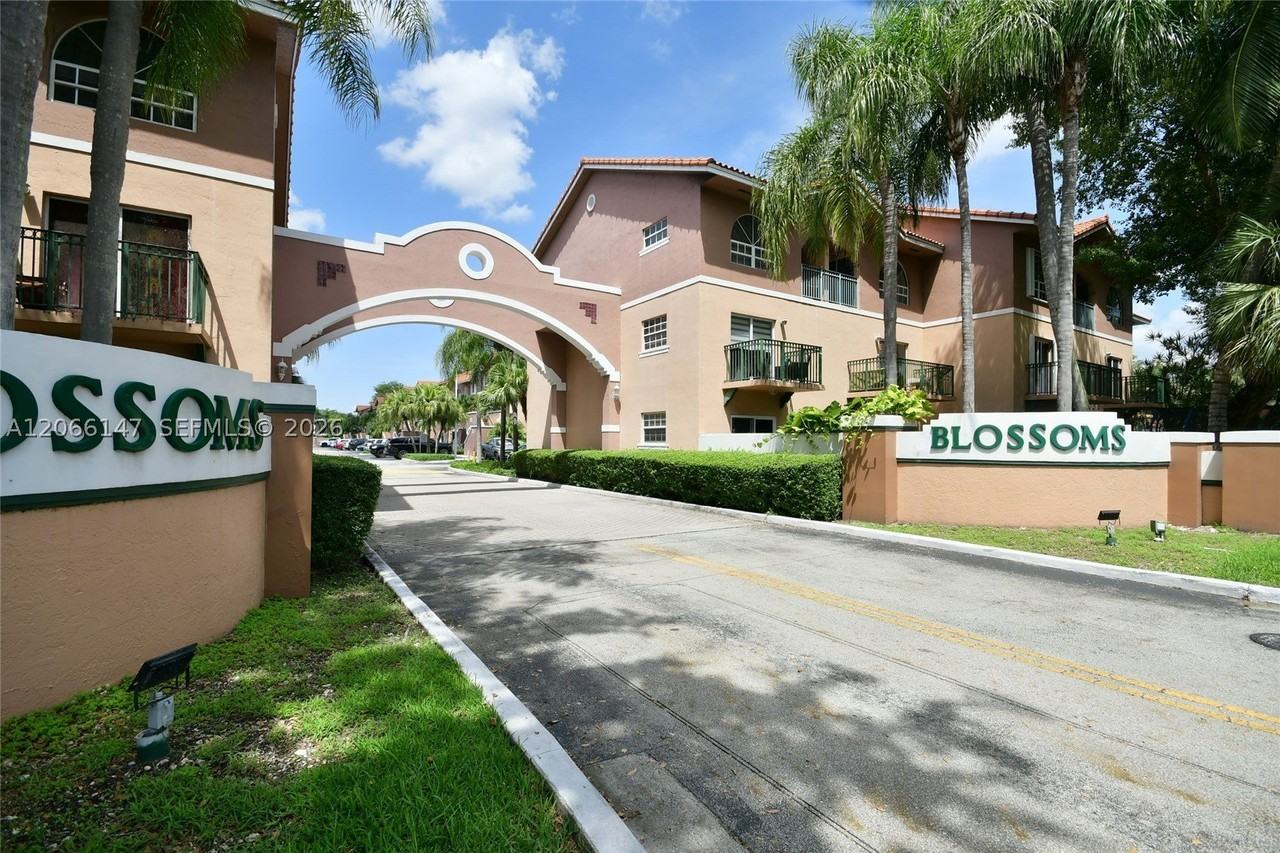 10026 Hammocks Blvd #103-6 - Photo 7 of 50