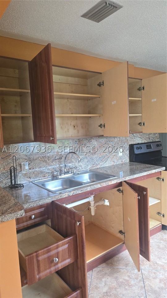 1163 Ne 111th St #2 - Photo 3 of 18