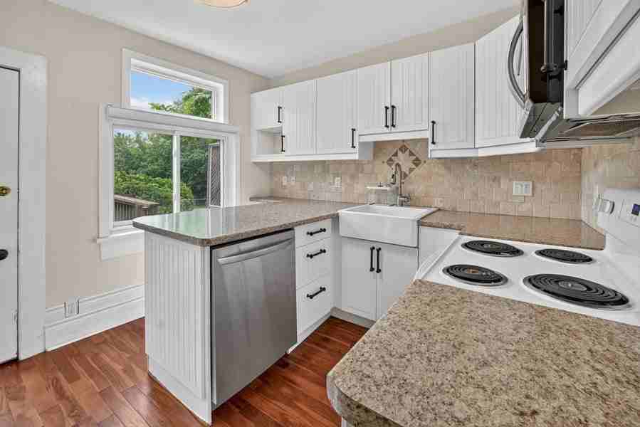 19 Desjardins Ave - Photo 2 of 14