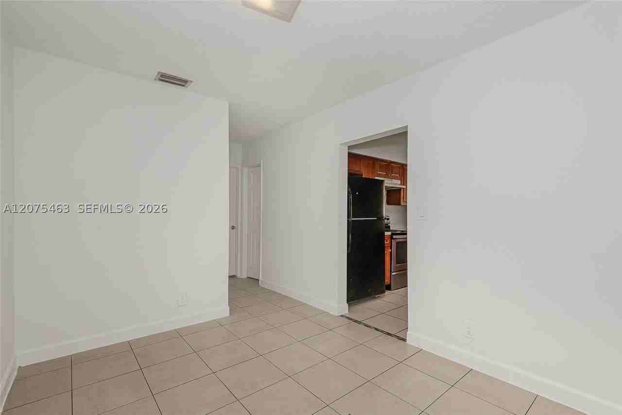 1607 Nw 8th Ave #2 - Photo 7 of 28