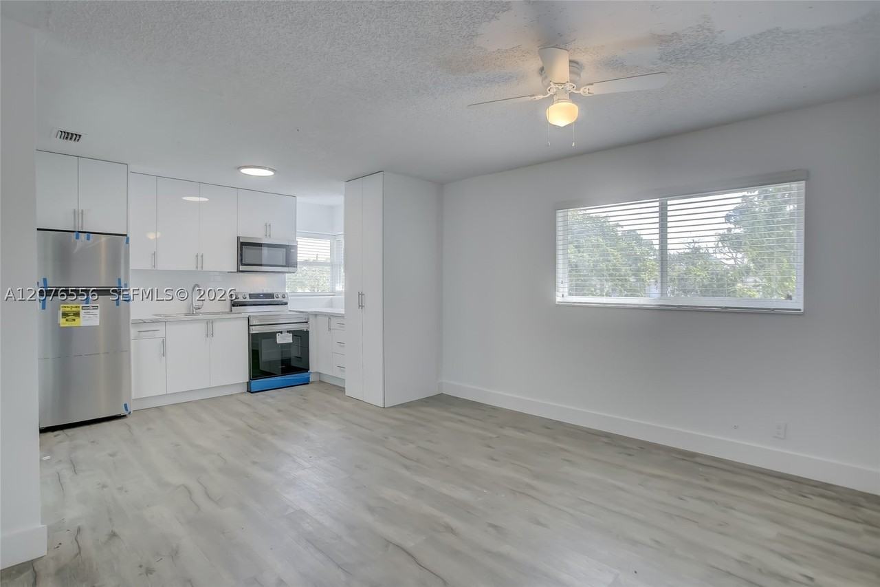 1335 Ne 5th Ave #3 - Photo 4 of 19