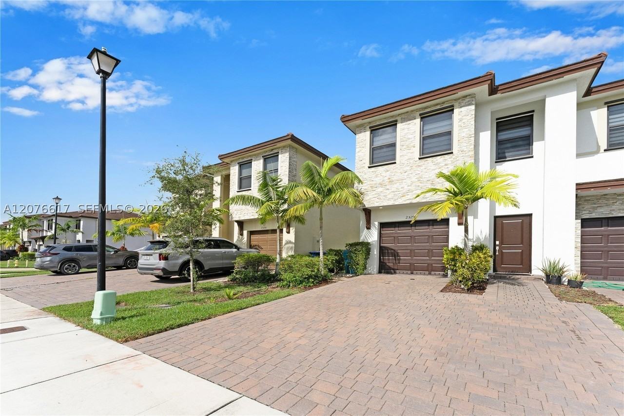 25176 Sw 107th Ave - Photo 4 of 44