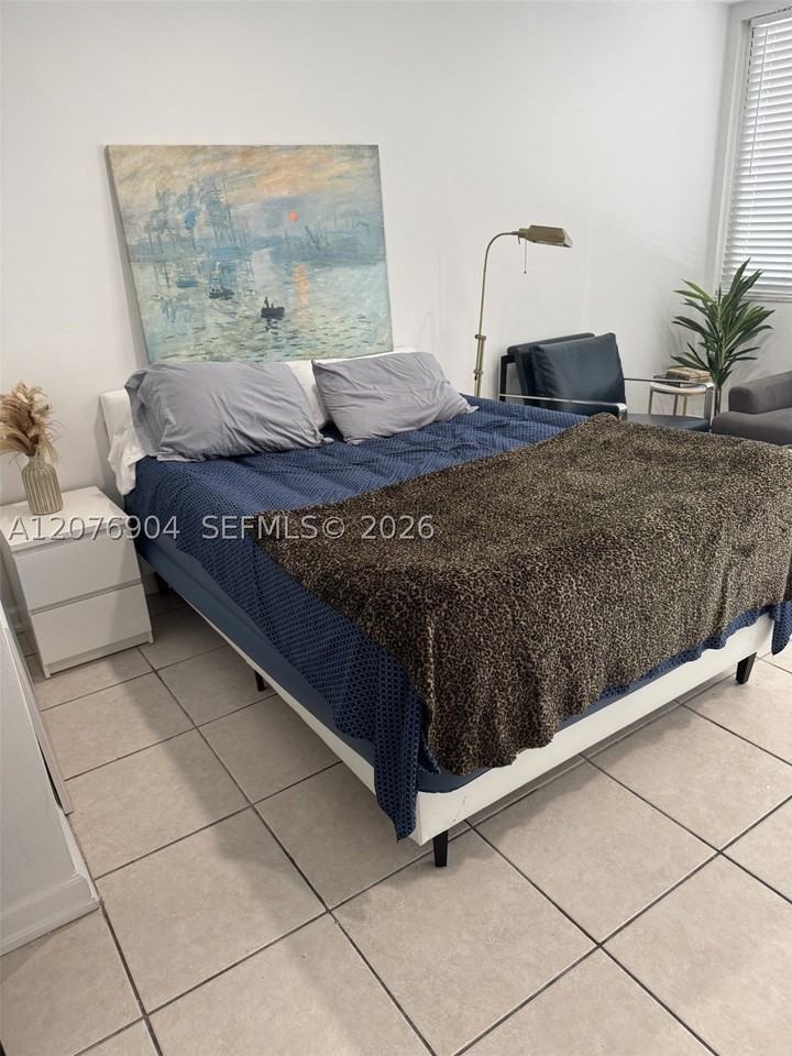 1011 Euclid Ave #5 - Photo 5 of 13