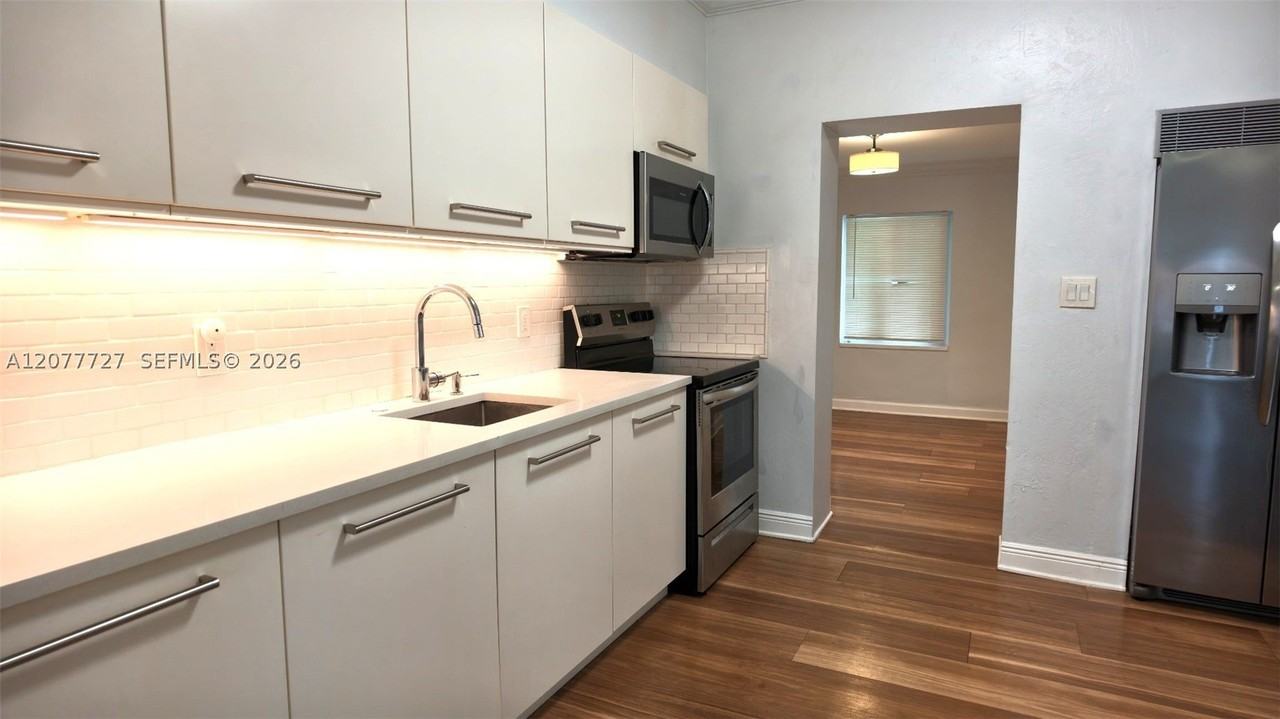 6566 Sw 52nd Ter #0 - Photo 4 of 7