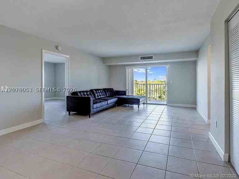 8240 Sw 210th St #319 - Photo 4 of 19
