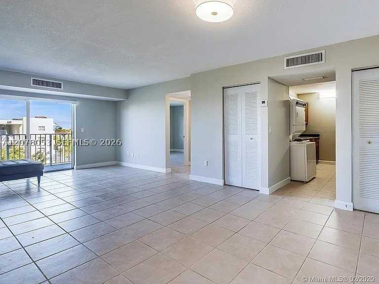 8240 Sw 210th St #319 - Photo 6 of 19