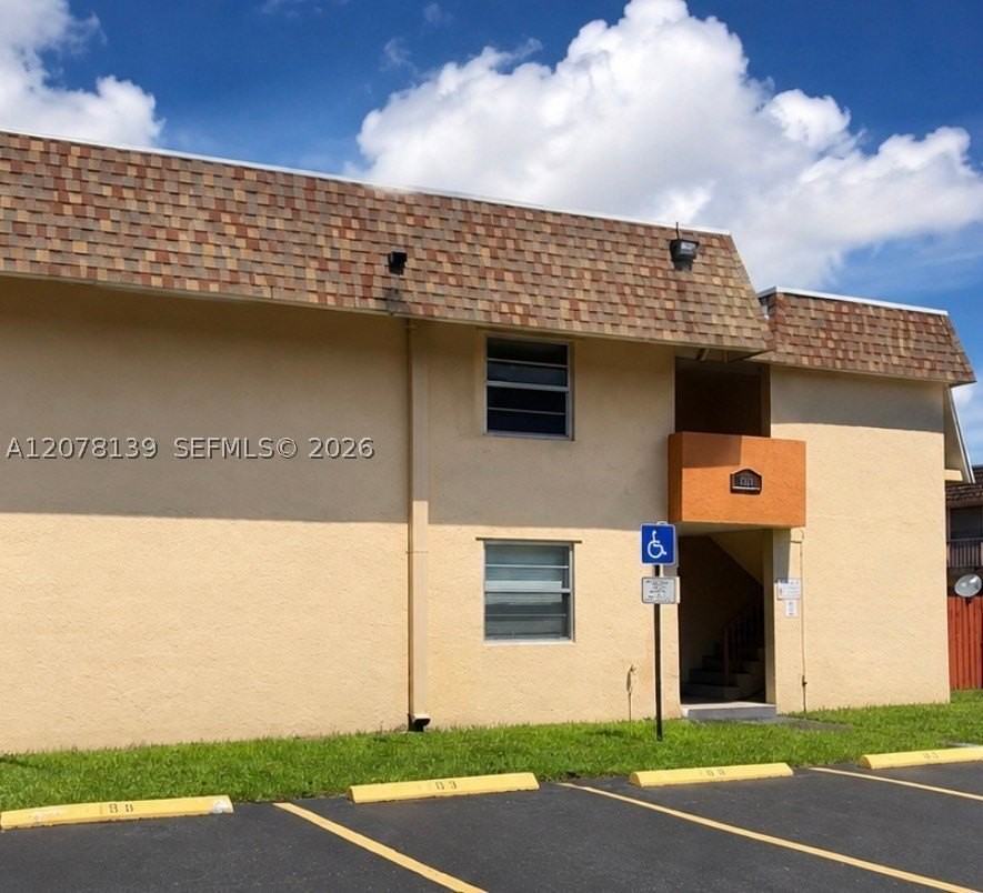 890 Sw 129th Pl #210 - Photo 2 of 6