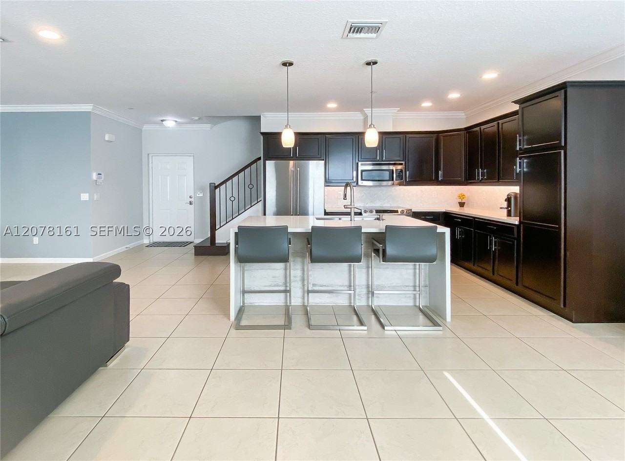 2958 St Thomas Dr #2958 - Photo 3 of 19