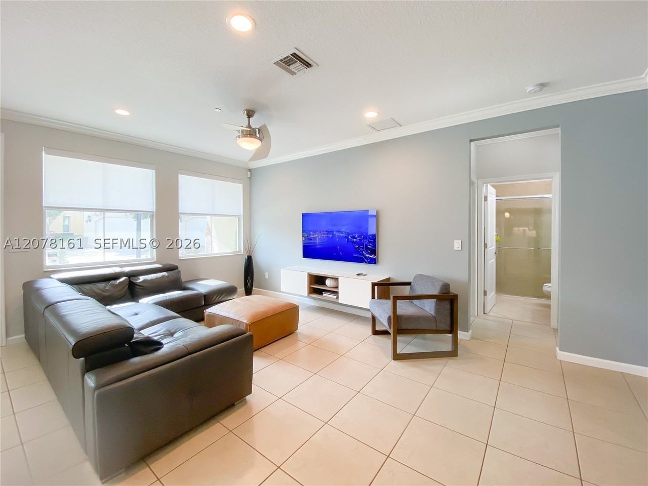 2958 St Thomas Dr #2958 - Photo 7 of 19