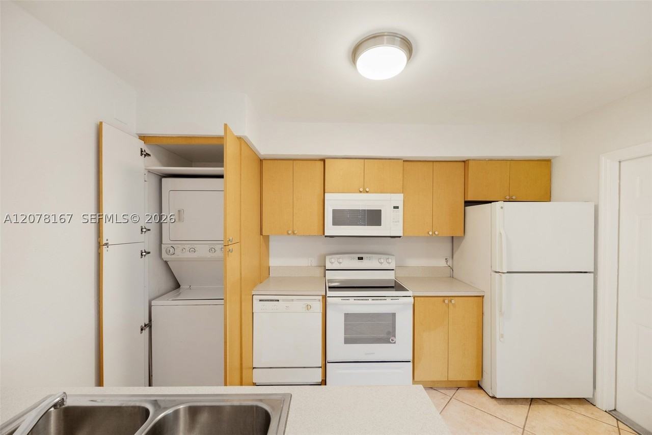 2332 Sw 26th Ln - Photo 7 of 15