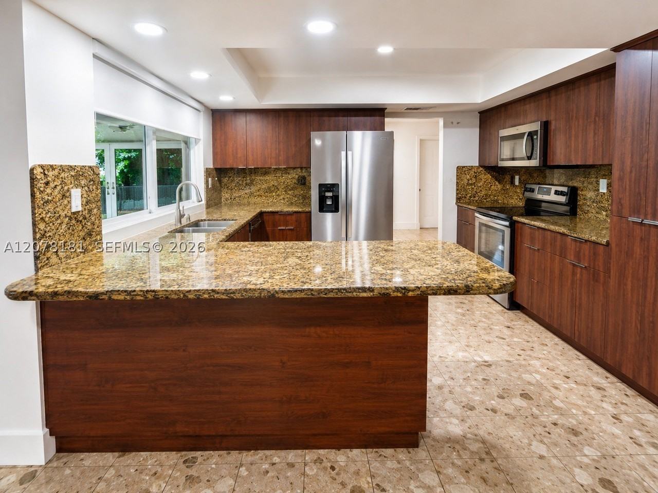15330 Durnford Dr - Photo 3 of 8
