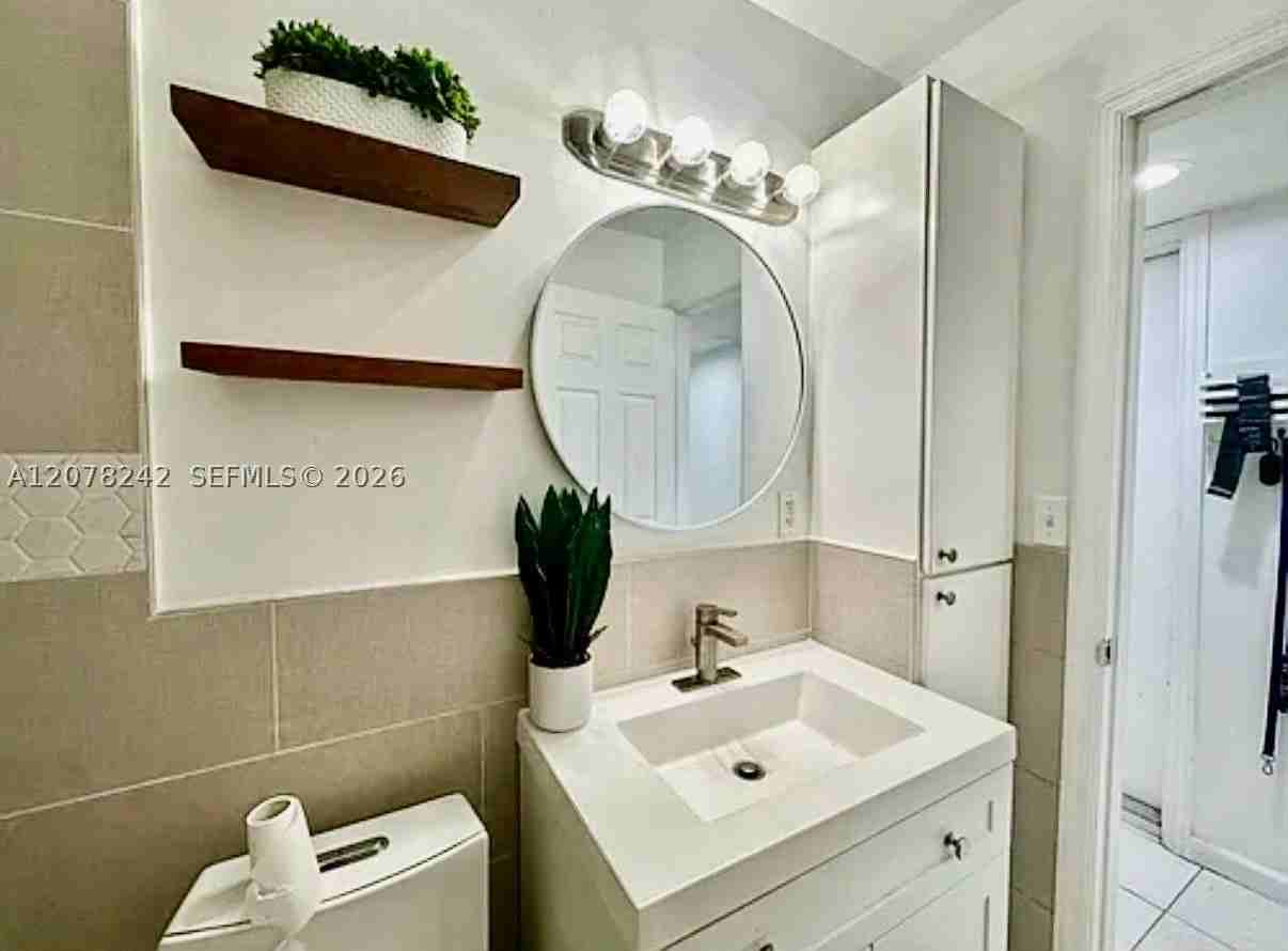 201 Sw 19th Ave #3 - Photo 7 of 9