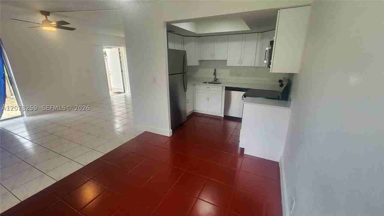 2138 Nw 57th Ave #13C - Photo 5 of 24