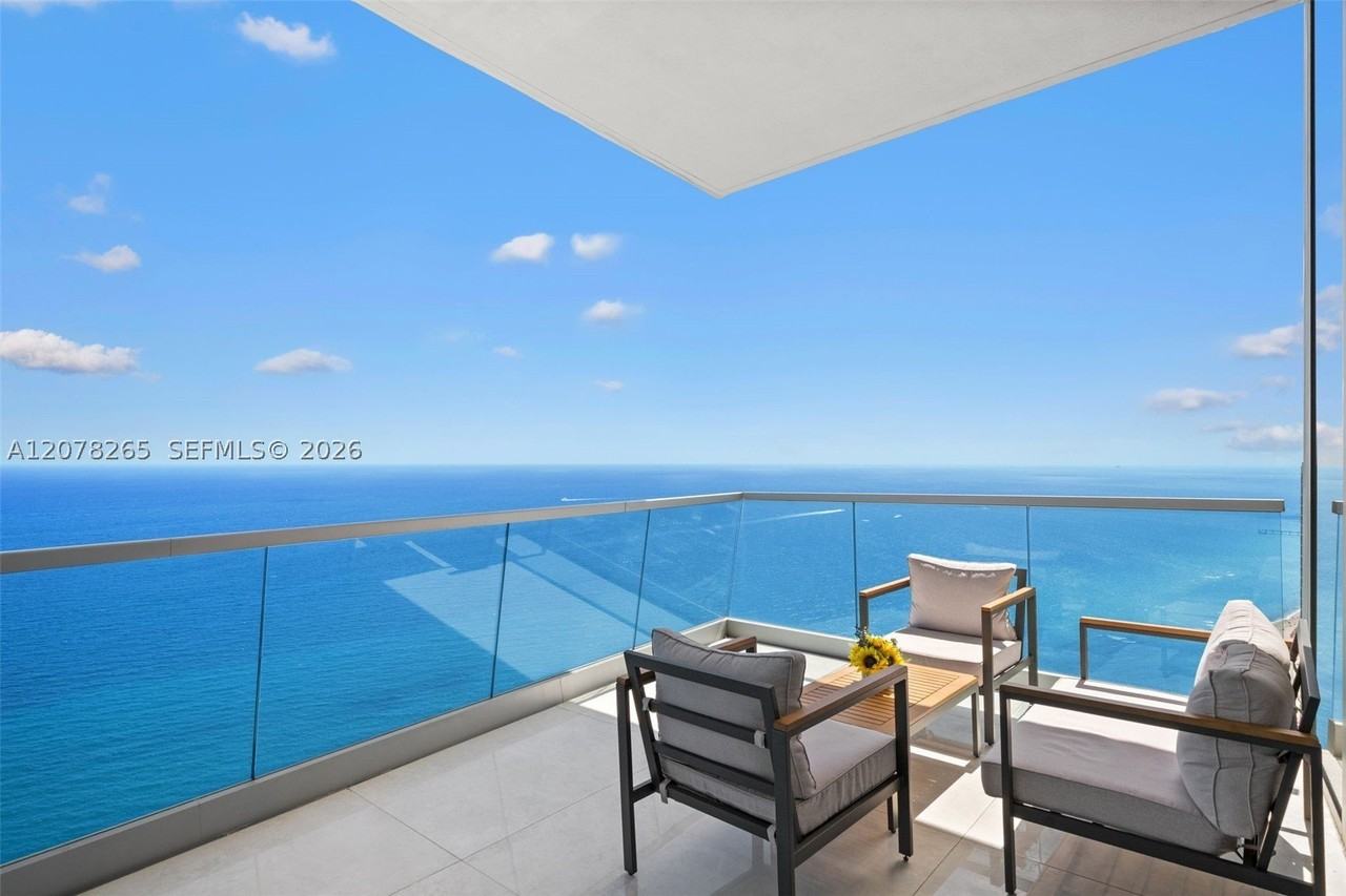 18501 Collins Ave #4304 - Photo 4 of 22