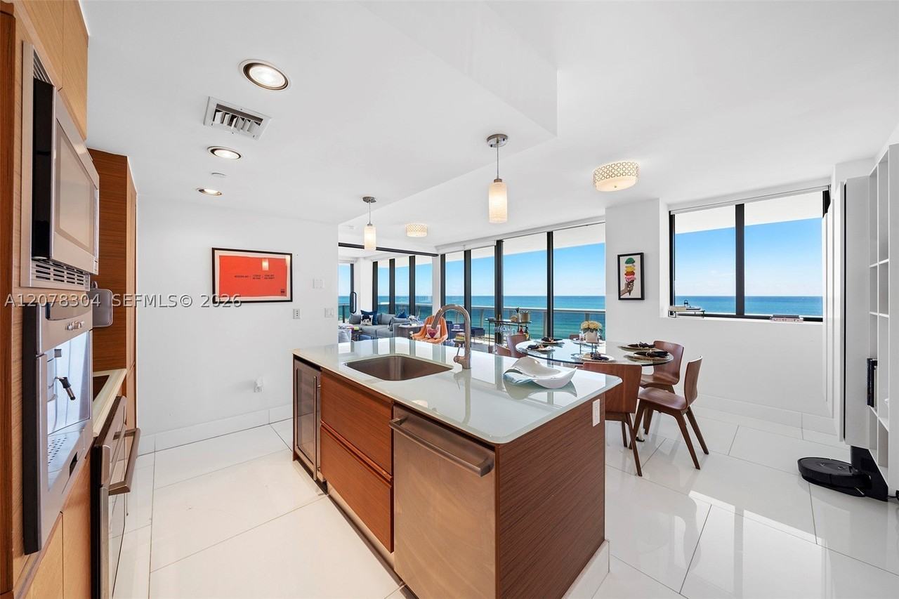 5875 Collins Ave #1001 - Photo 6 of 35
