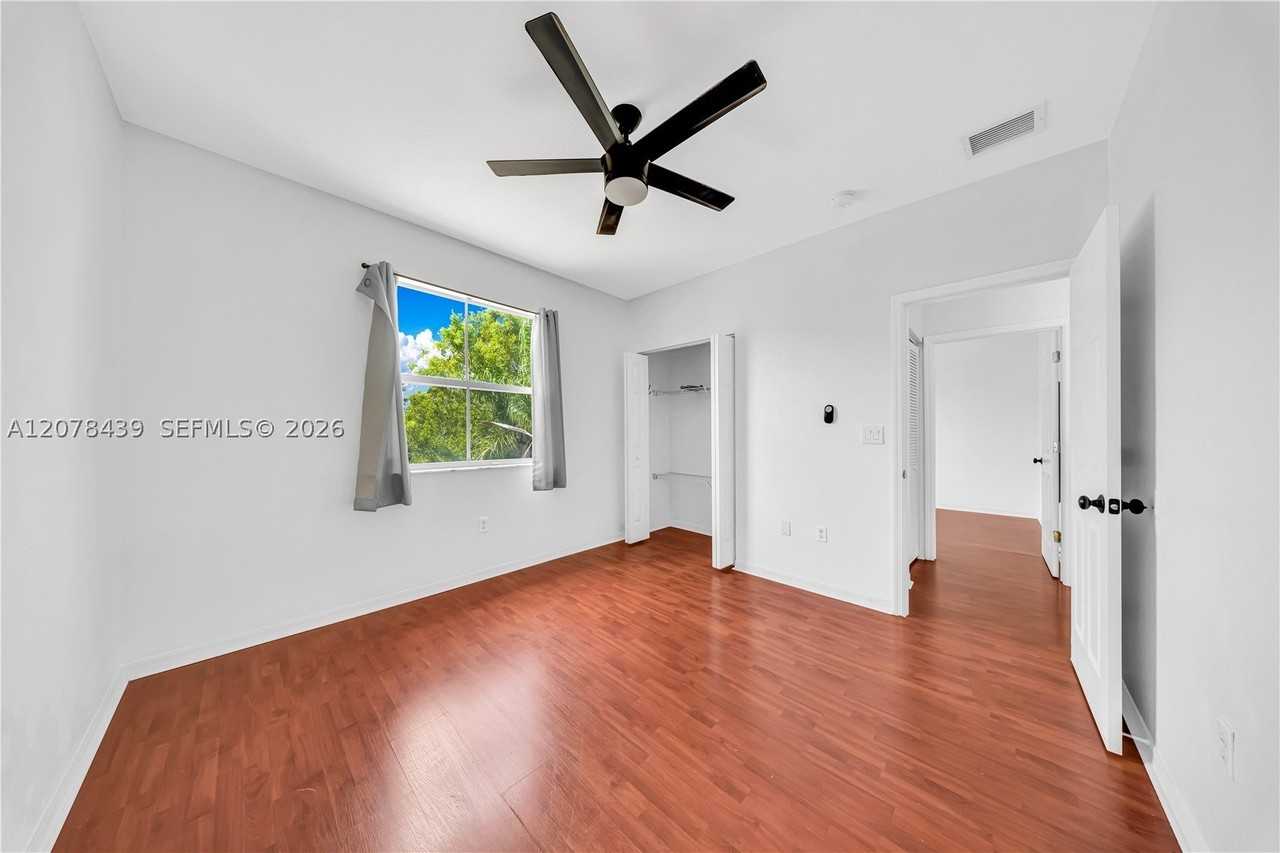 2019 Se 13th St - Photo 4 of 26