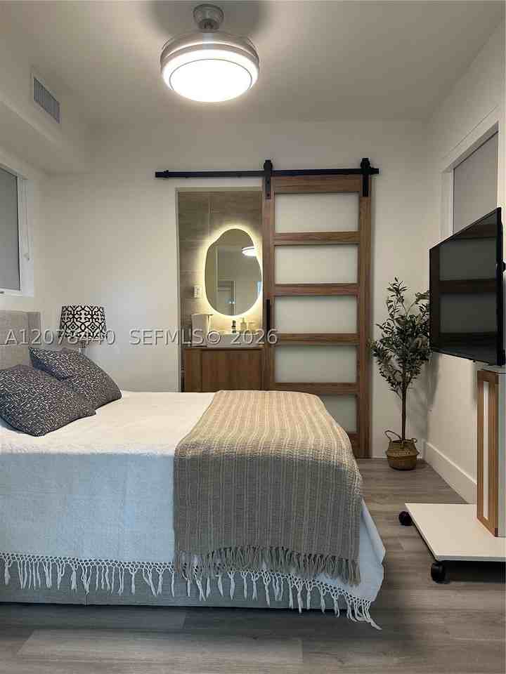 5611 Nw 8th Ave #A - Photo 6 of 9