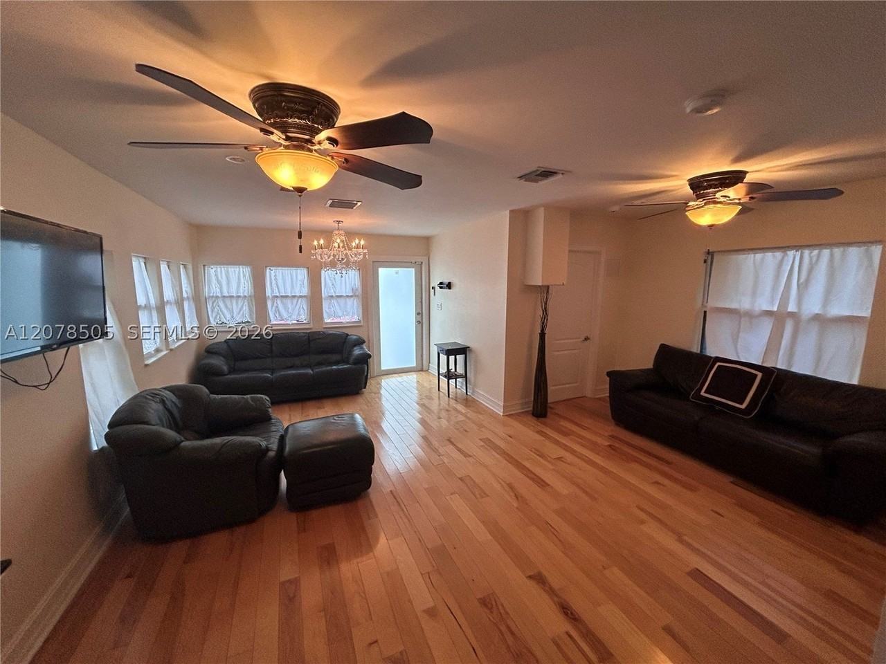 413 S K St - Photo 4 of 22