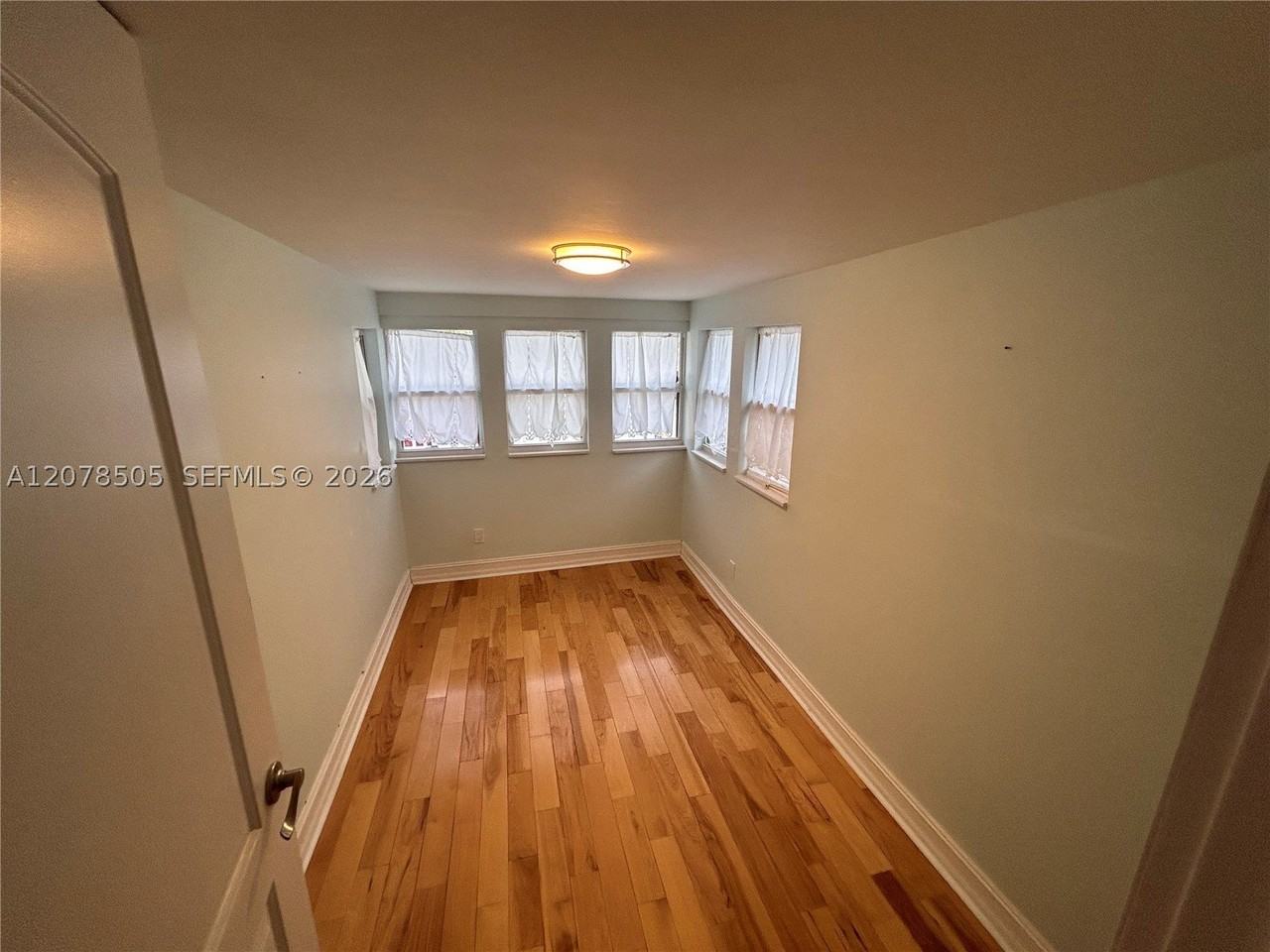 413 S K St - Photo 6 of 22