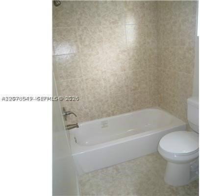 7370 Sw 82nd St #E120 - Photo 5 of 5