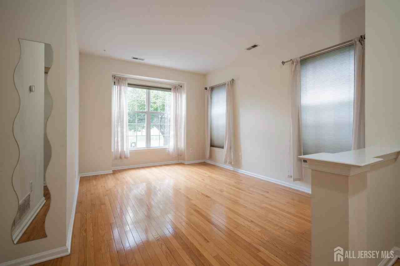 1301 Dahlia Cir - Photo 4 of 23