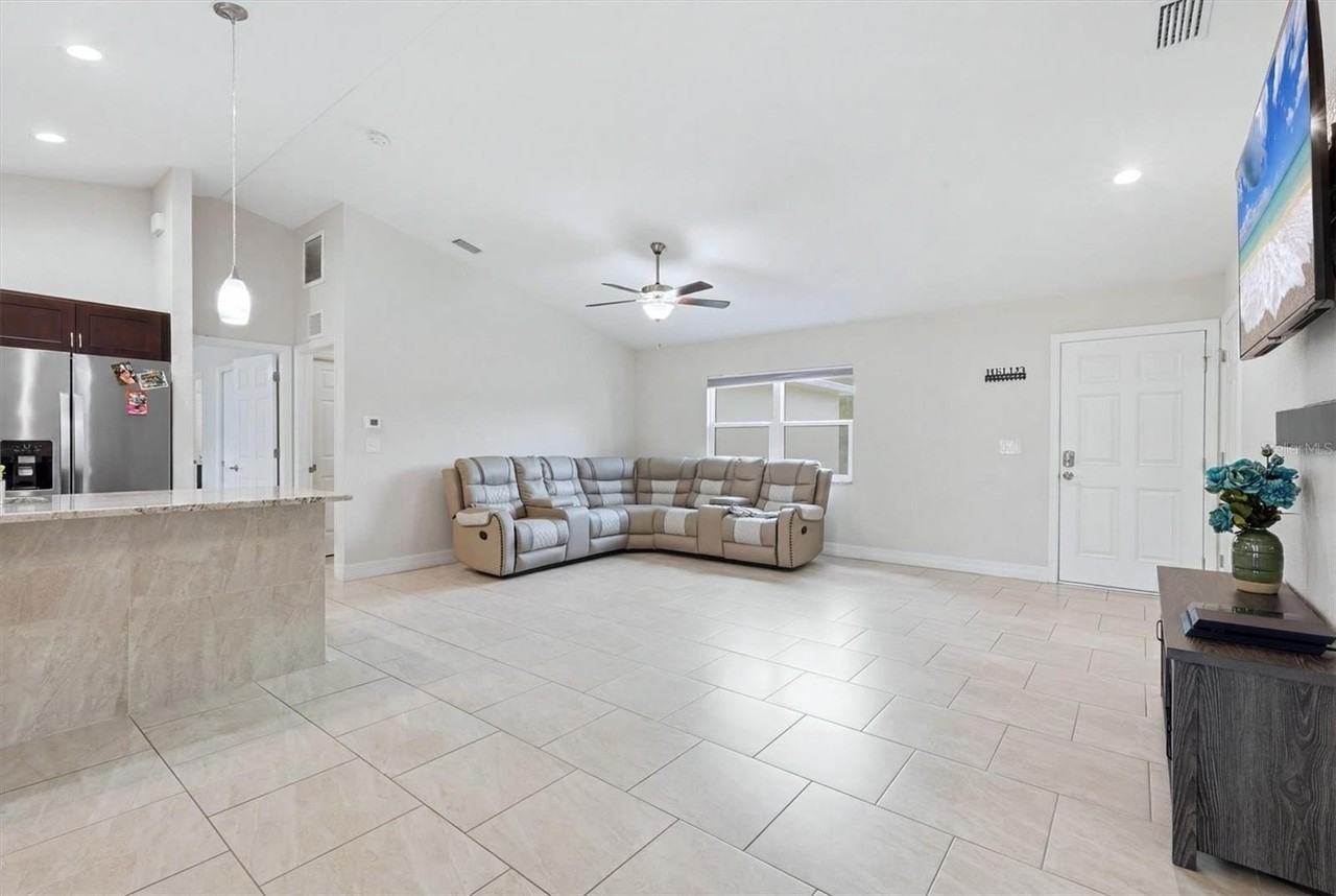1458 Richbriar Dr - Photo 4 of 45