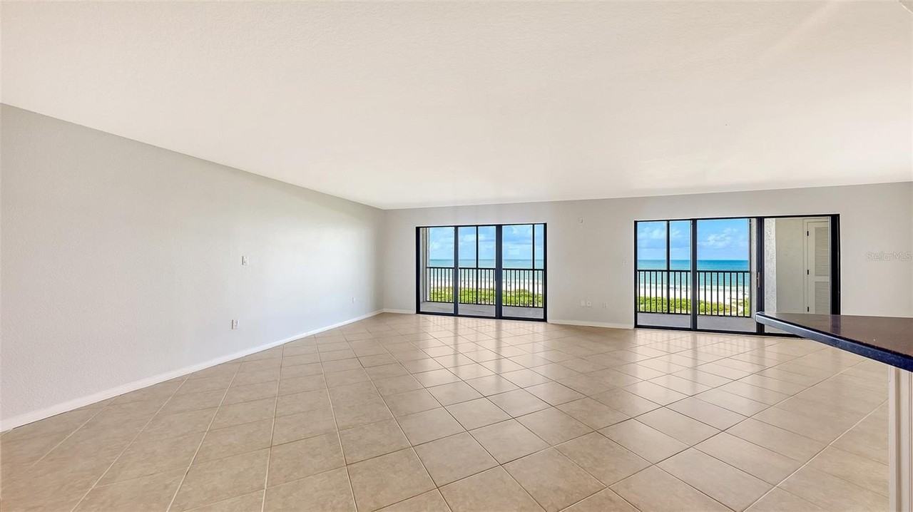 420 Beach Rd #706 - Photo 3 of 33