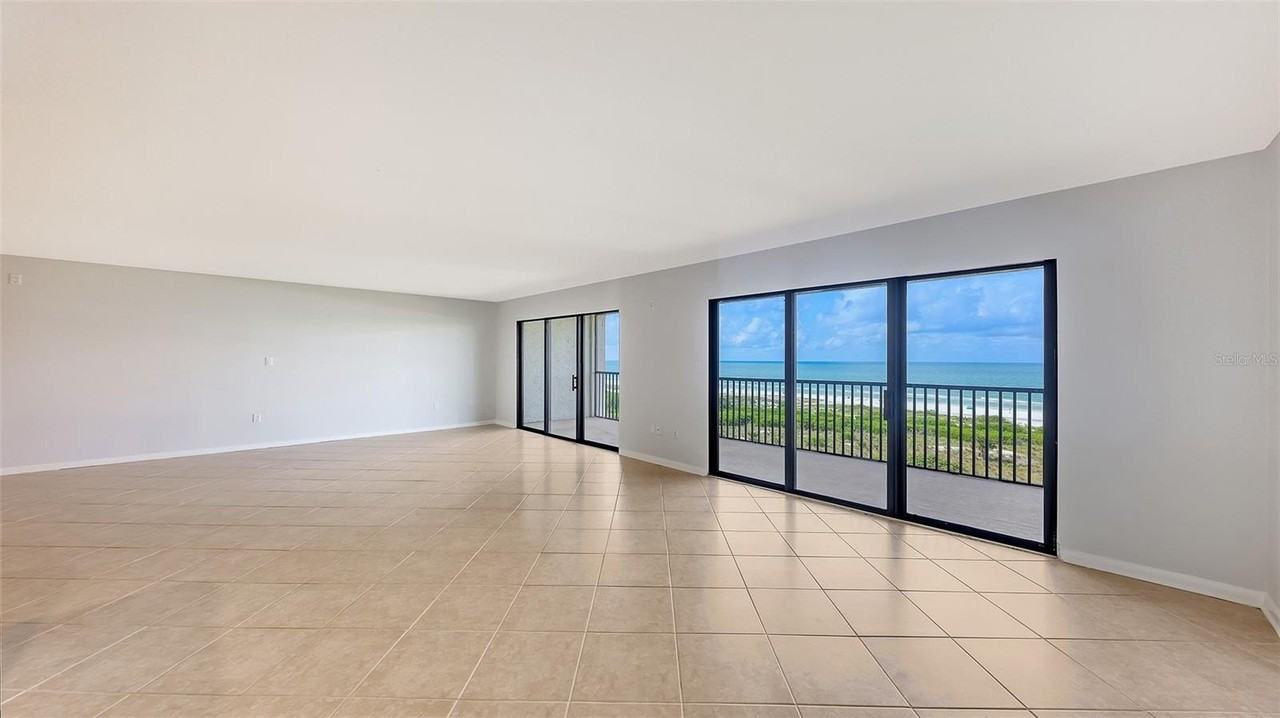420 Beach Rd #706 - Photo 5 of 33