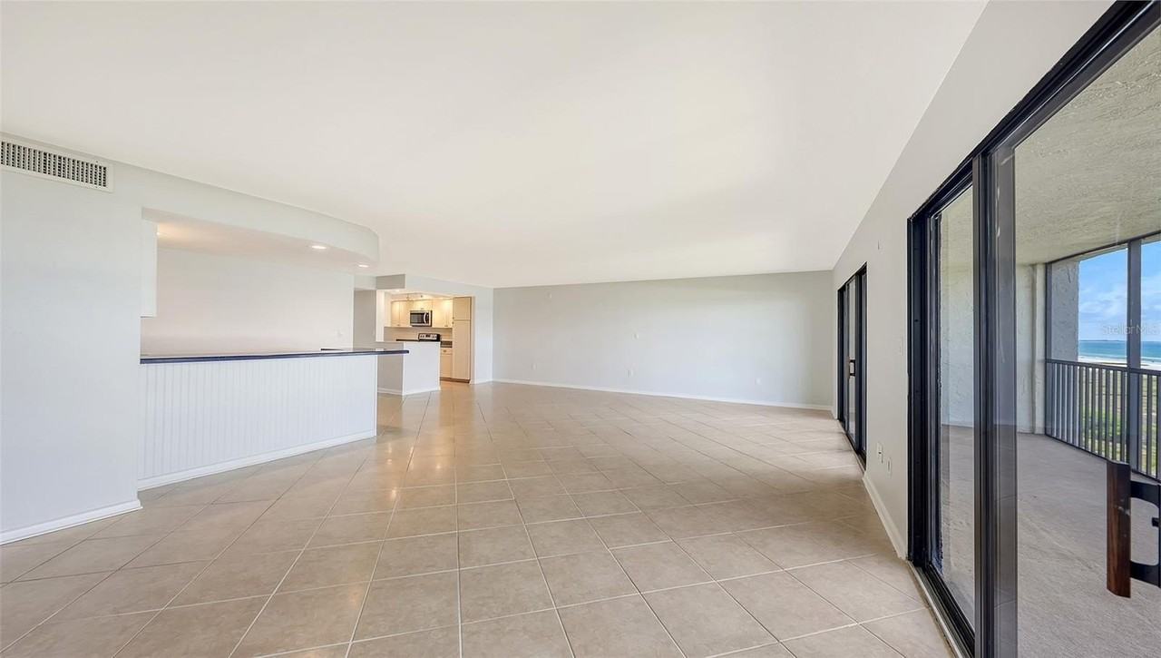 420 Beach Rd #706 - Photo 6 of 33