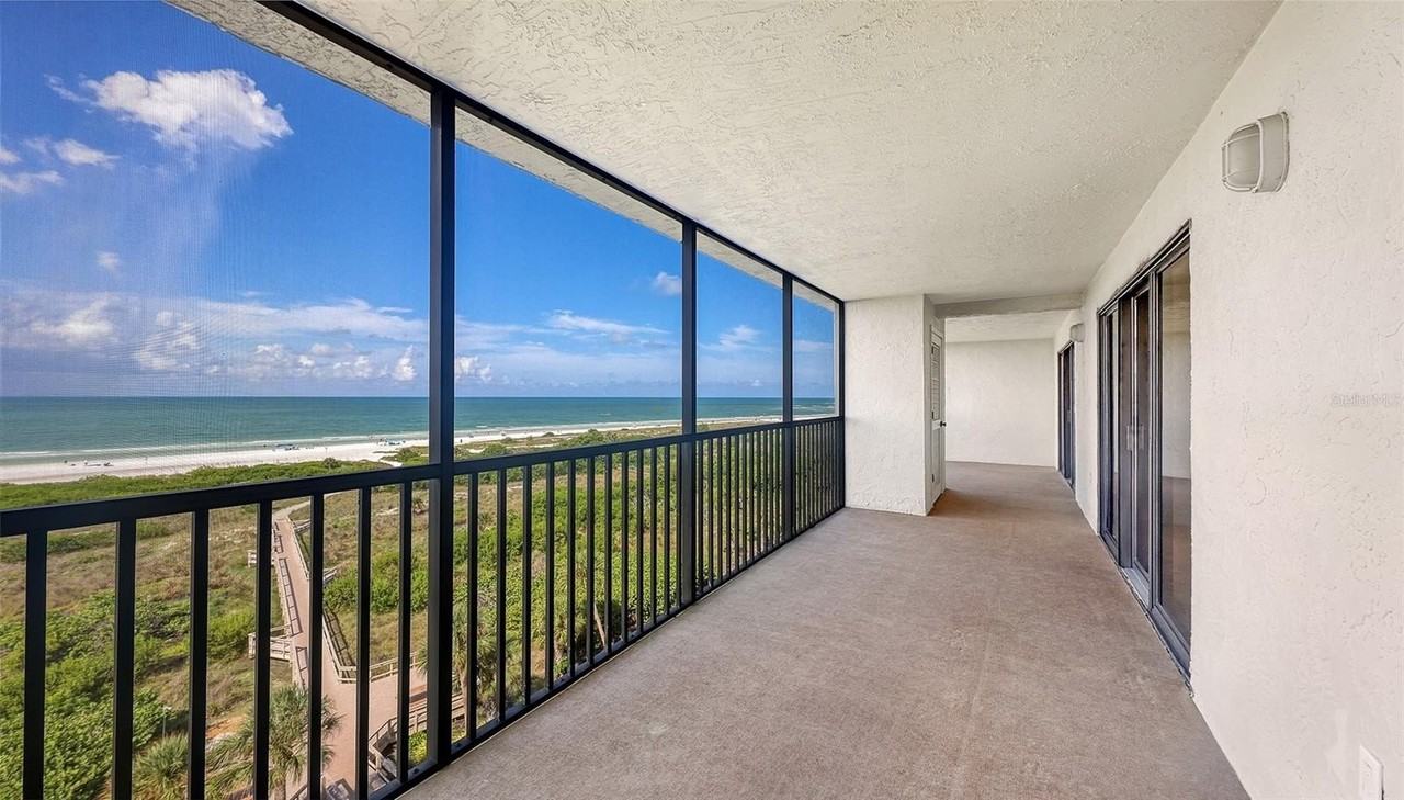 420 Beach Rd #706 - Photo 7 of 33
