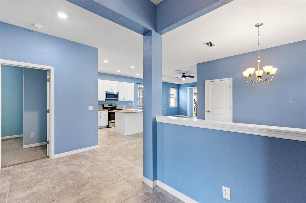 8561 Whispering St - Photo 3 of 33