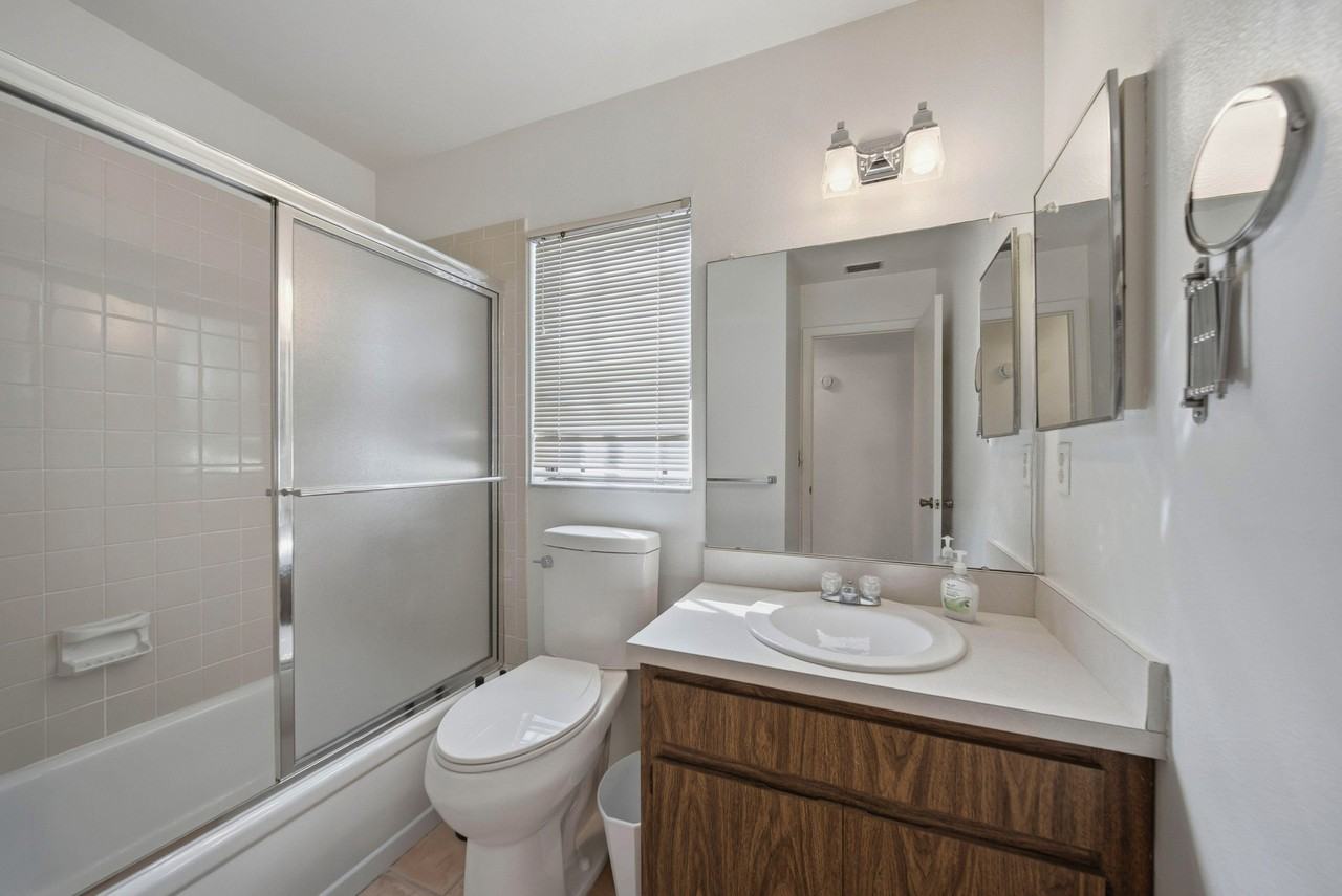 Mandalay Ct - Photo 2 of 13