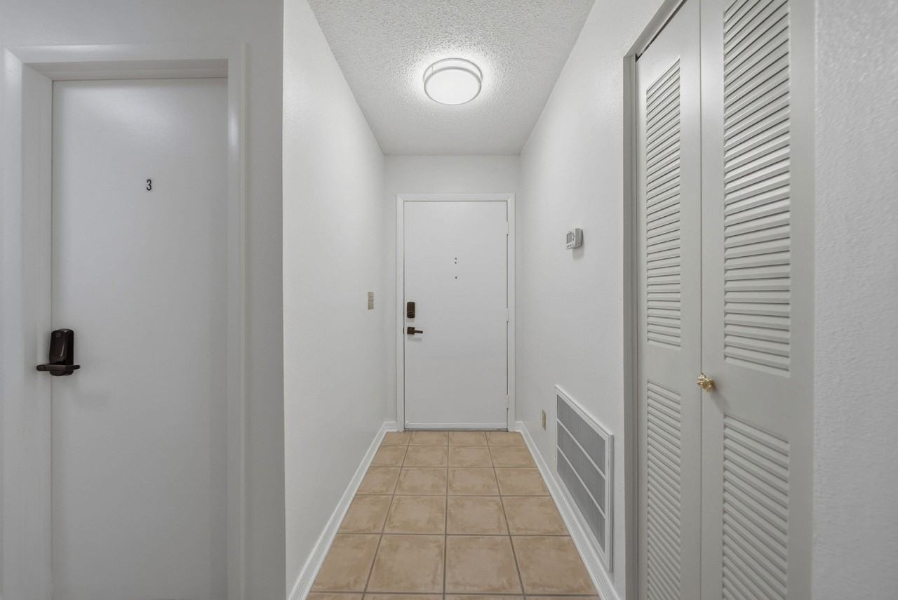 Mandalay Ct - Photo 3 of 13
