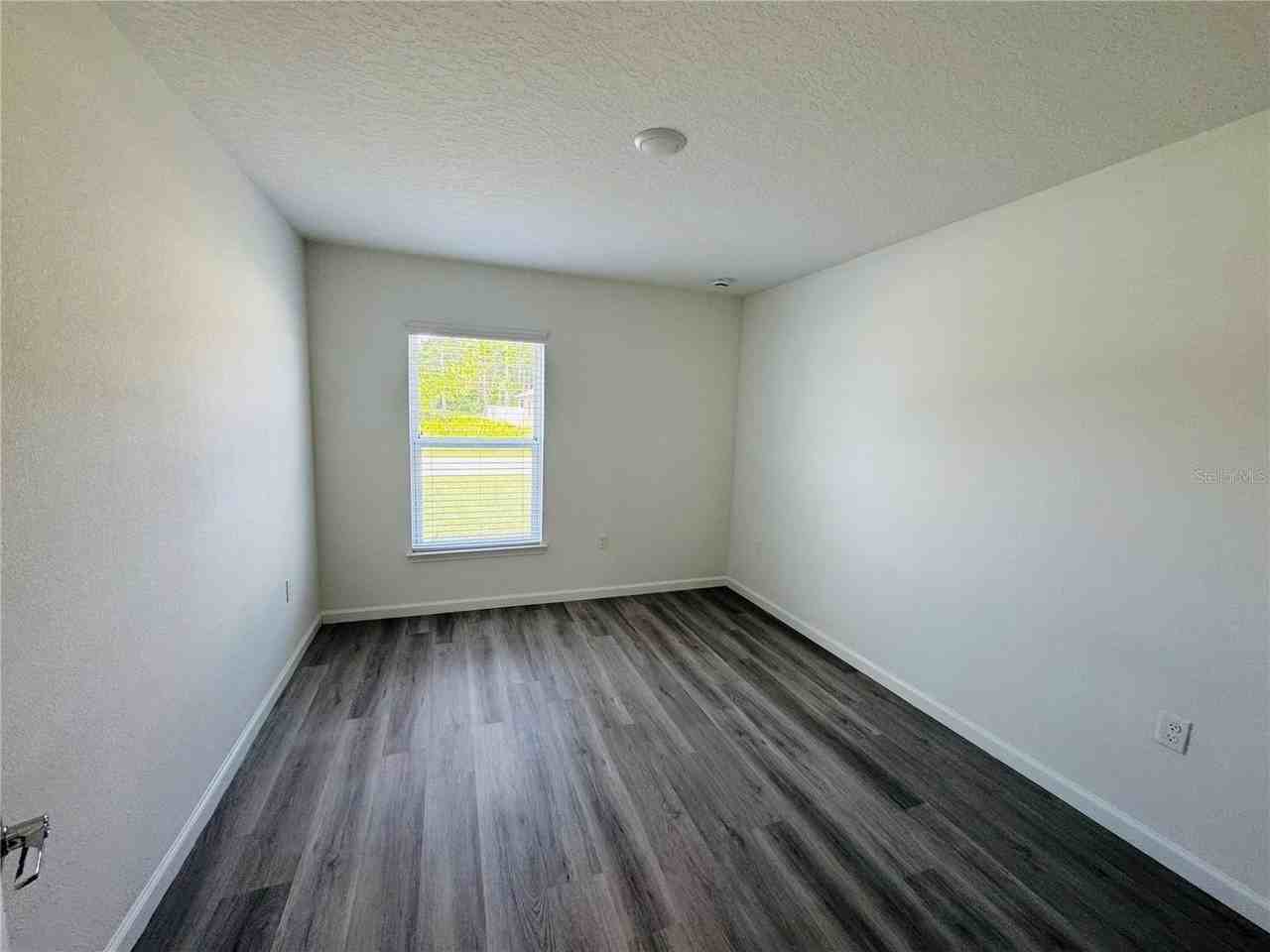 72 Lancelot Dr - Photo 5 of 13