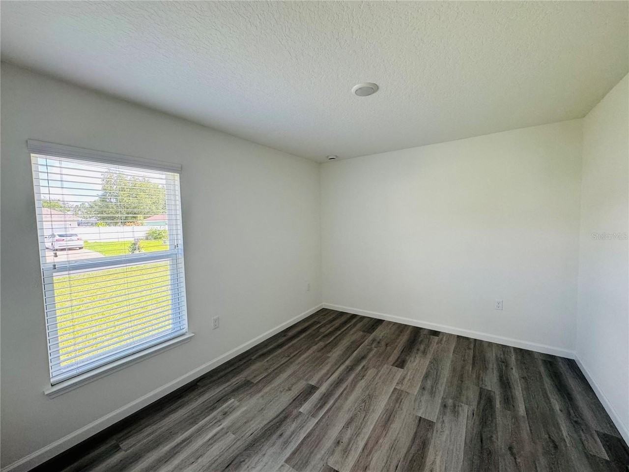 72 Lancelot Dr - Photo 7 of 13