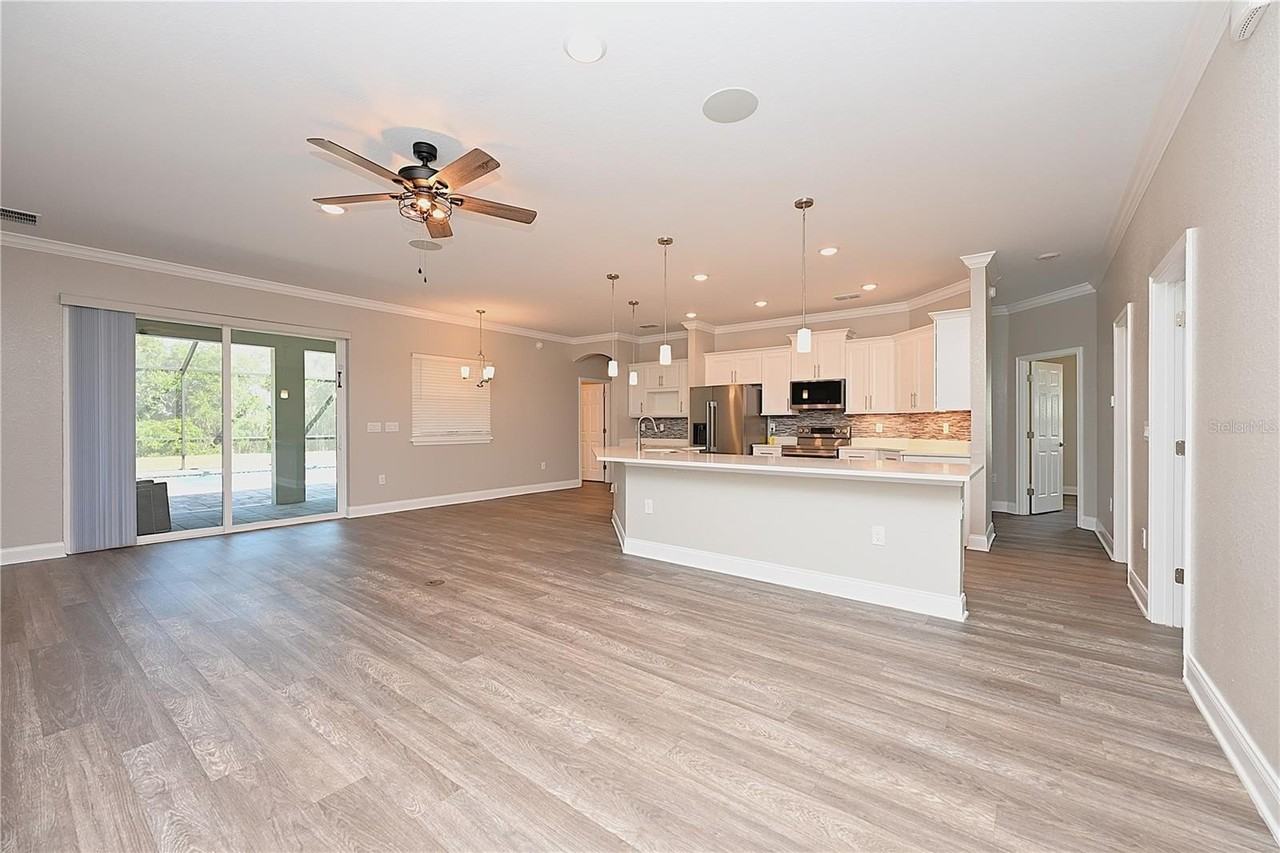 299 Travelers Creek Dr - Photo 6 of 50