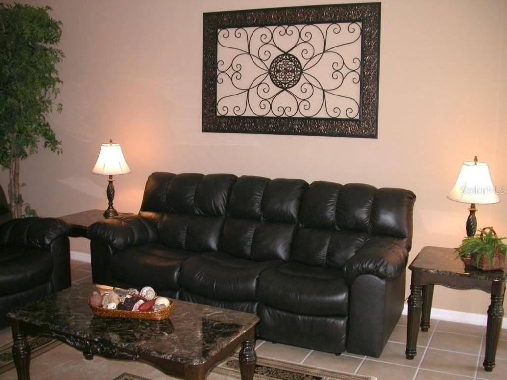10313 Hebblewhite Ct - Photo 4 of 23