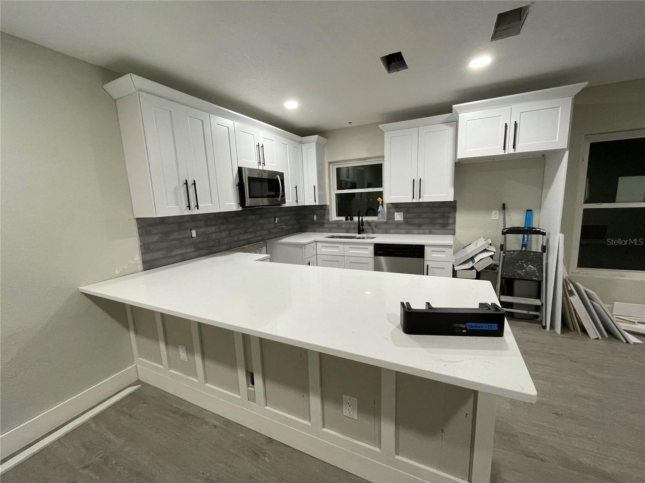 2816 Hargill Dr - Photo 2 of 8