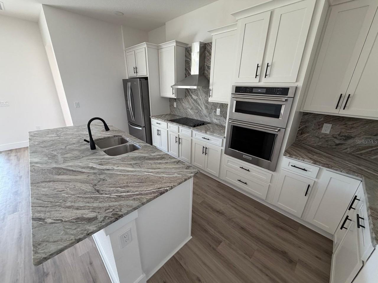 13 Lateen Sail Dr - Photo 4 of 32