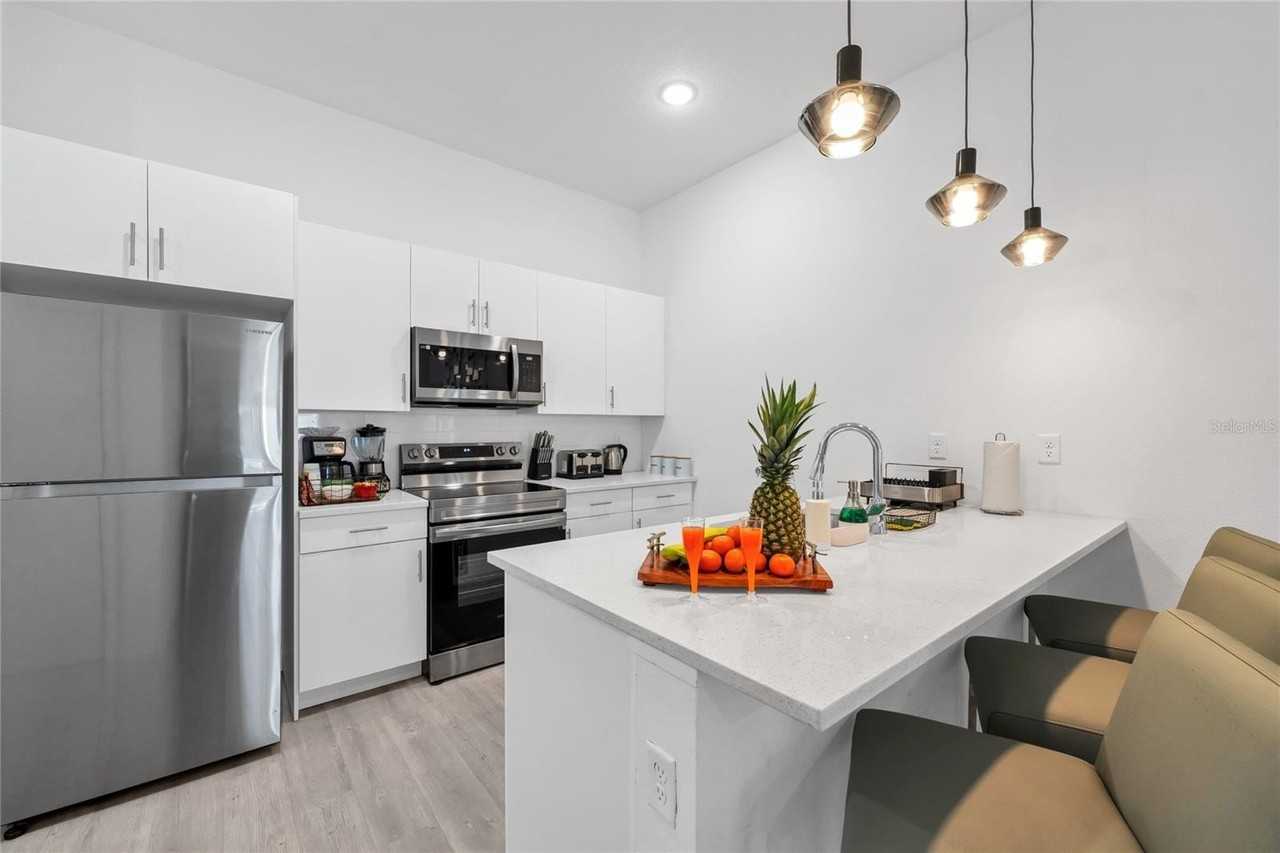 637 TRIKOMO DRIVE - Photo 6 of 50