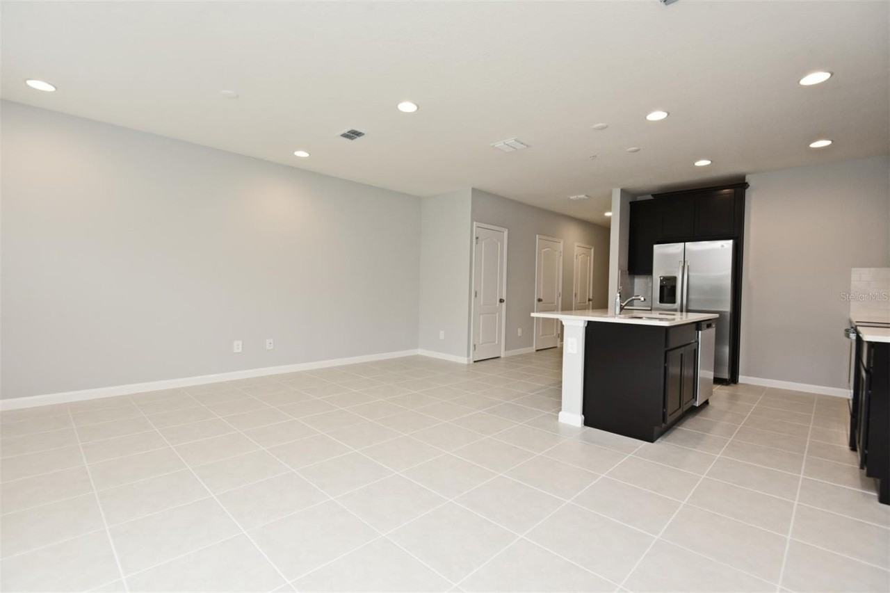 318 Cape Honeysuckle Pl - Photo 5 of 40